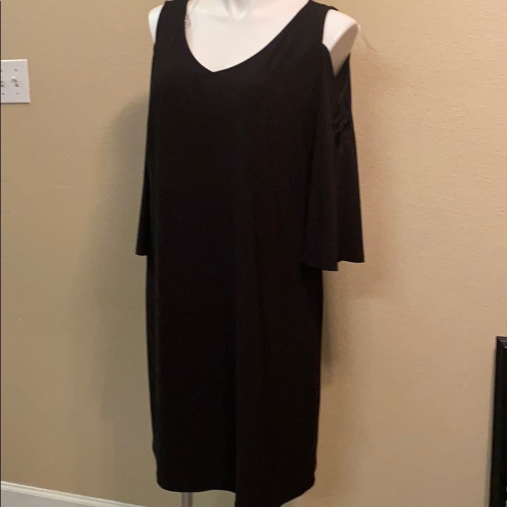 Black dress woven sleeves
